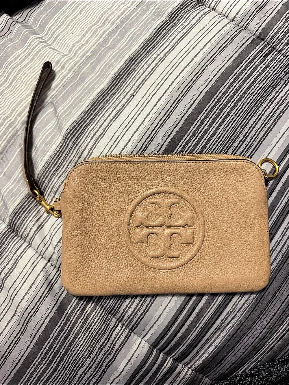 Tory Burch Perry Bombé Wristlet Brown